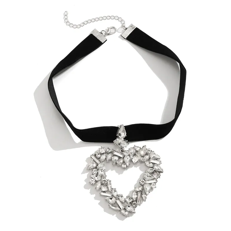 Heart Shape Flannel Rhinestone Pendant Necklace