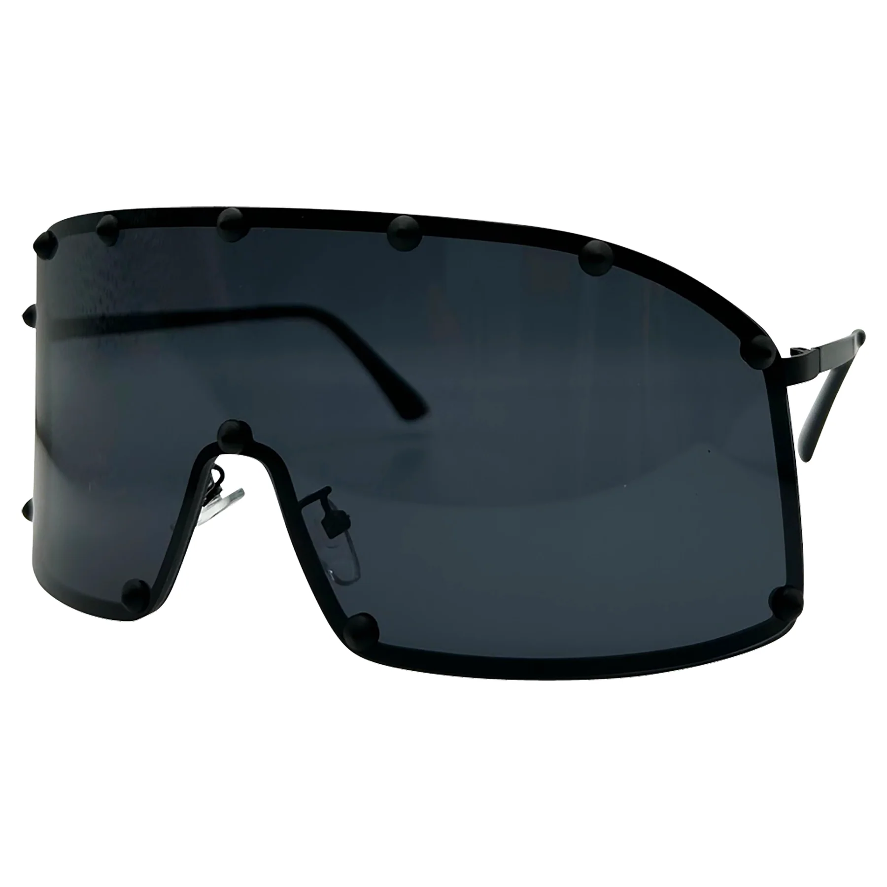 Charming Focus Discover the Beauty of Fashionable Eyewear